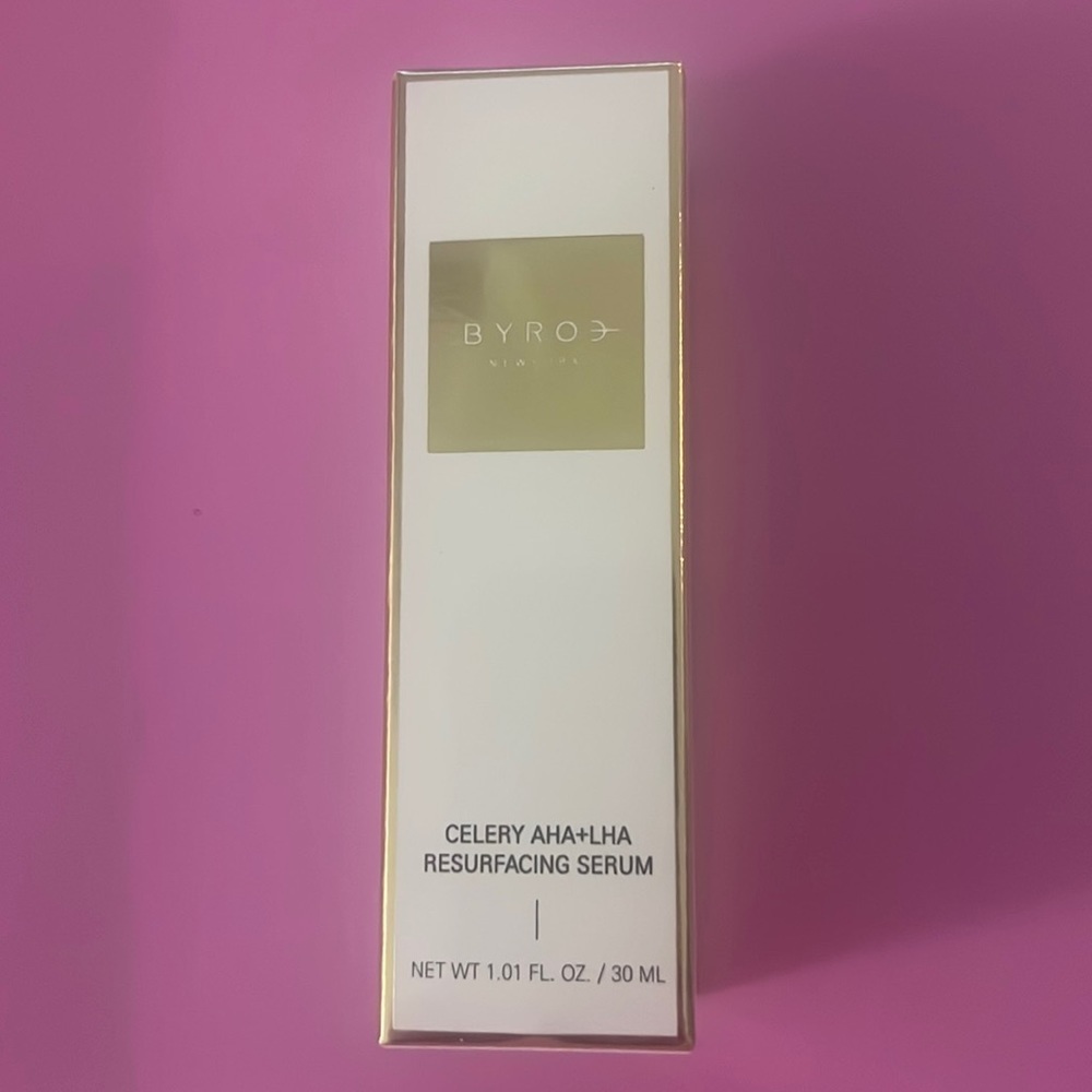 CELERY AHA+LHA
RESURFACING SERUM
NET WT 1.01 FL. OZ. / 30 ML​​​​